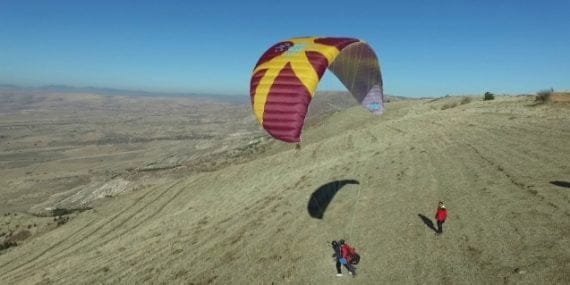 Ankara’nın Ayaş İlçesinde Yamaç Paraşütü yapıldığını biliyormusunuz ?