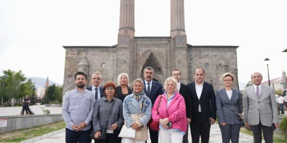 Bakan Tekin, Erzurum’da Basın Toplantısı Düzenledi