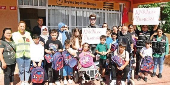 Sanatçıdan Engelli Çocuklara Destek Etkinliği