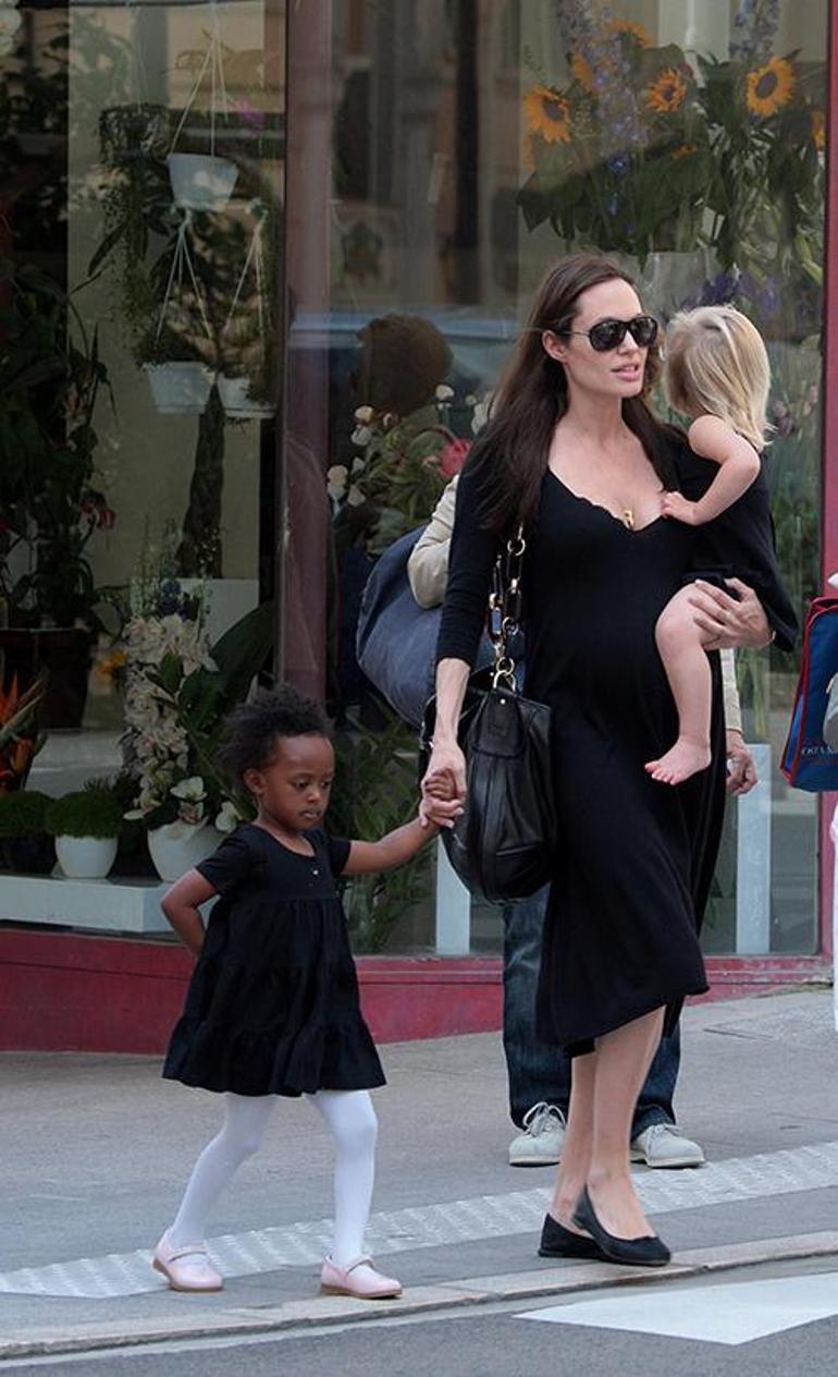 Angelina Jolie'nin Hayatı, Kariyeri ve Anneliği