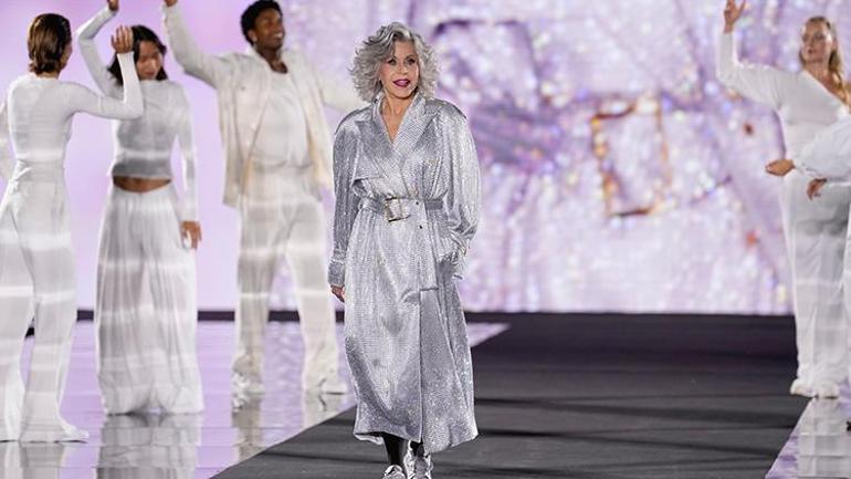 Jane Fonda'nın Moda Haftası'ndaki Efsanevi Görünümü