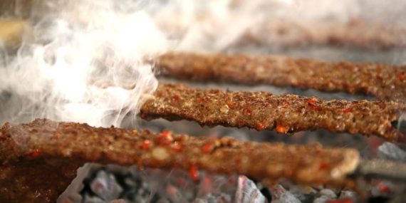 Adana Kebap Nasıl Yapılır? Evde Adana Kebap Tarifi