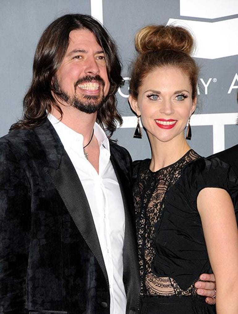 Dave Grohl'dan Şok İtiraf: Eşini Aldattı!