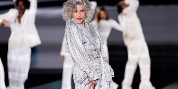 Jane Fonda’nın Moda Haftası’ndaki Efsanevi Görünümü