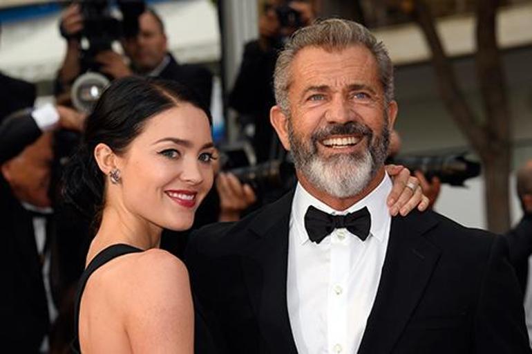 Mel Gibson'ın Gala Gecesi: Çocuklarıyla Dikkat Çekti