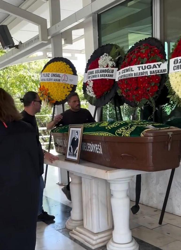 Beşikçioğlu Camii'nde Metin Arolat İçin Cenaze Töreni