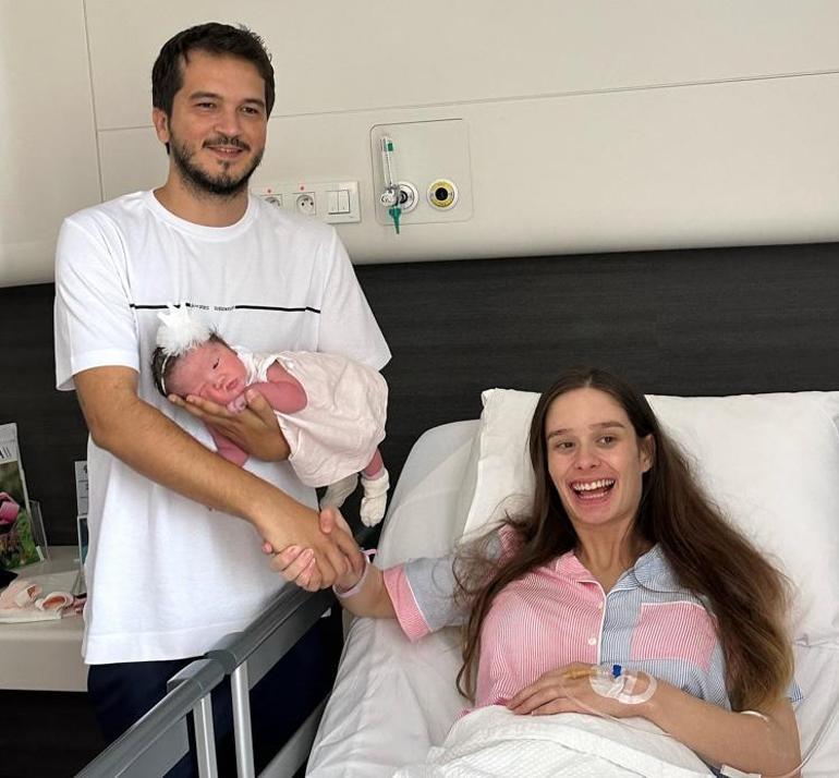 Ünlü İsimlerin Bebek Sevinçleri ve Aile Fotoğrafları