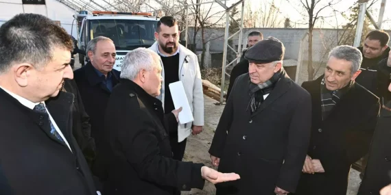 CHP’li Gökan Zeybek’ten Mamak Sokak Hayvanları Merkezi’ne Ziyaret: “Yanlışların Düzeltilmesi Tarafındayız”