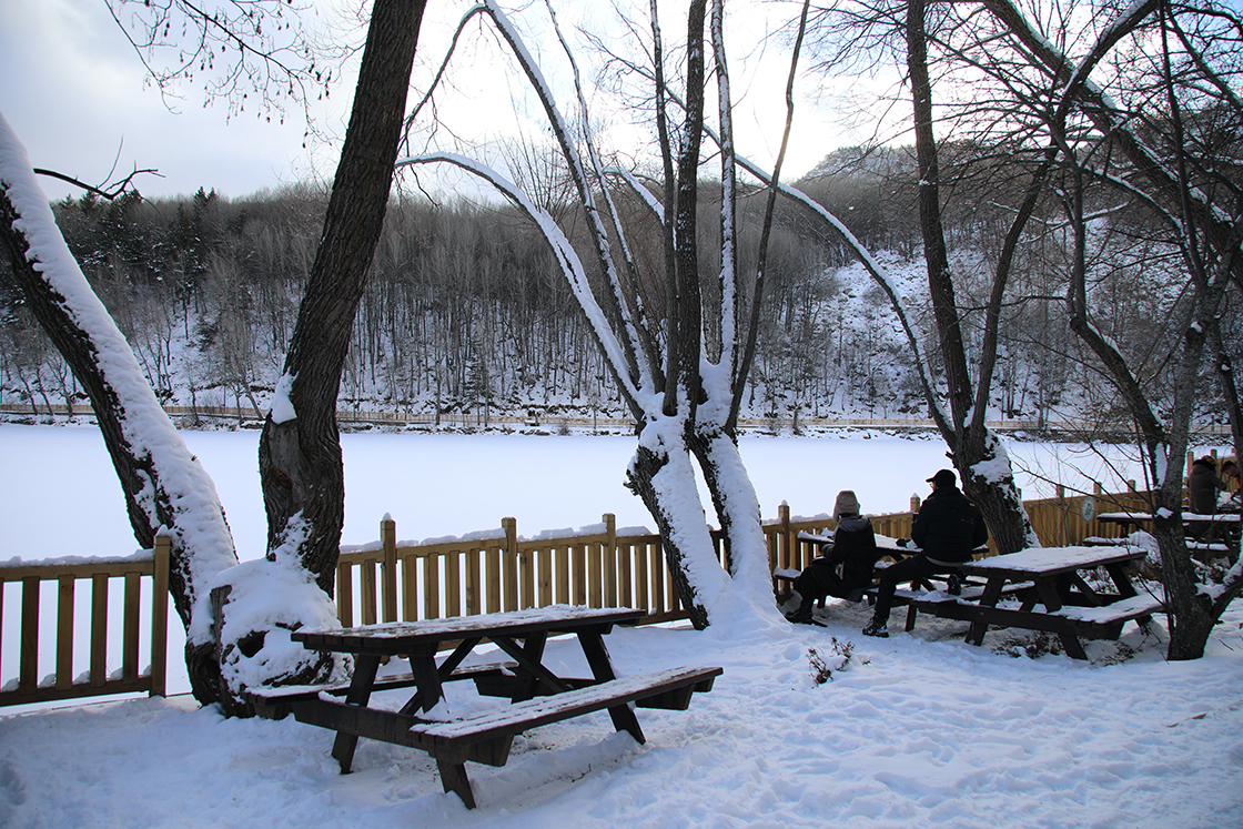 Karagöl Tabiat Parkı karla kaplandı