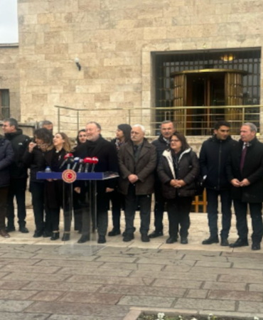 dem-partiden-meclis-baskanina-kayyim-cagrisi-2aP4NXCx.jpg